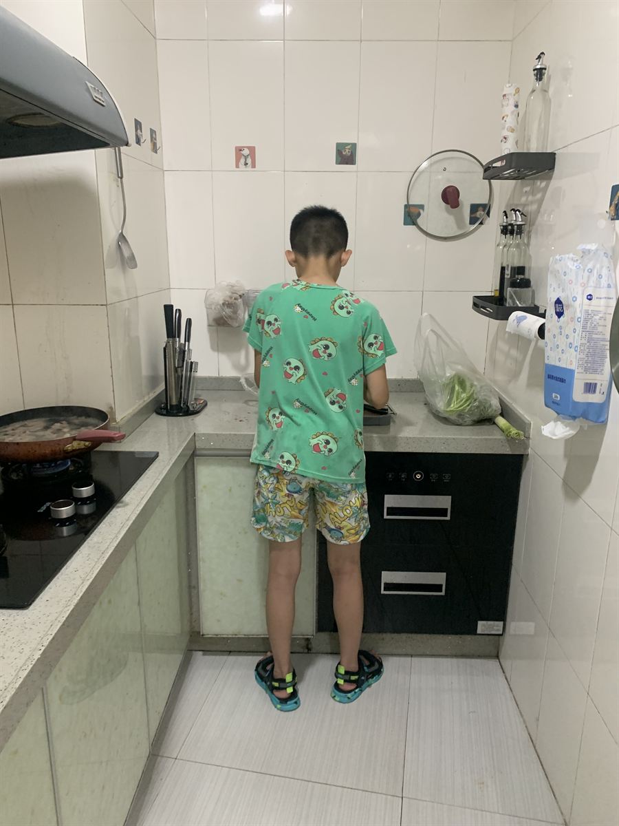 处理食材超认真