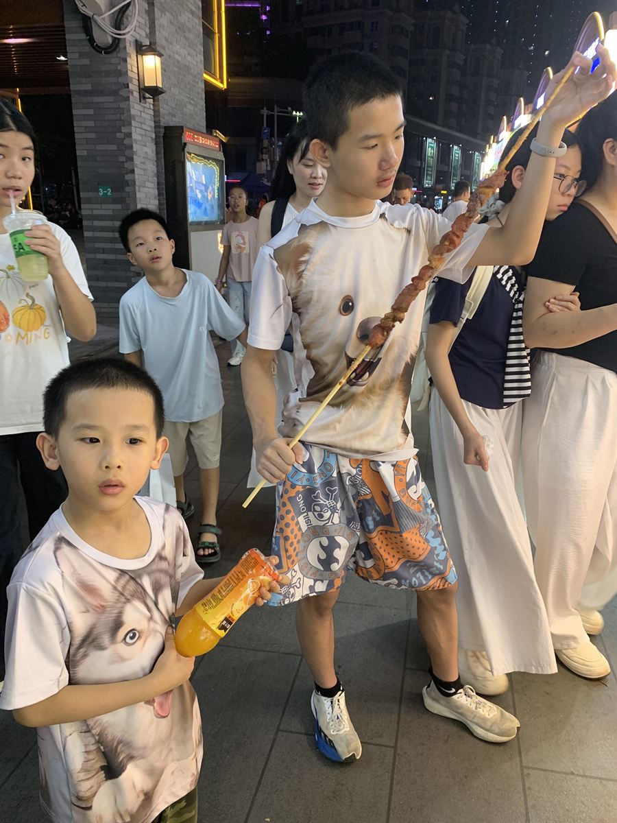 逛夜市吃串