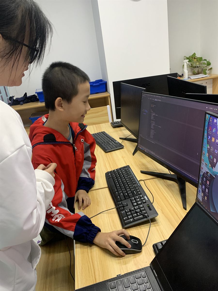老师指导上机练习