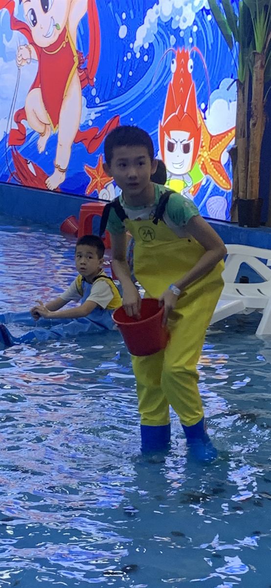 童趣戏水时光
